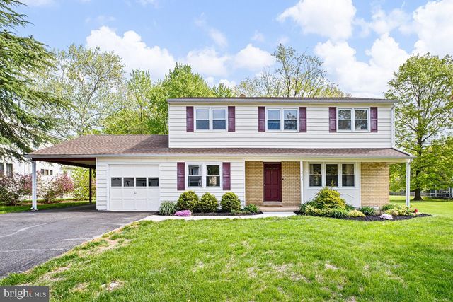 2403 LARKWOOD DR, Wilmington, DE 19810