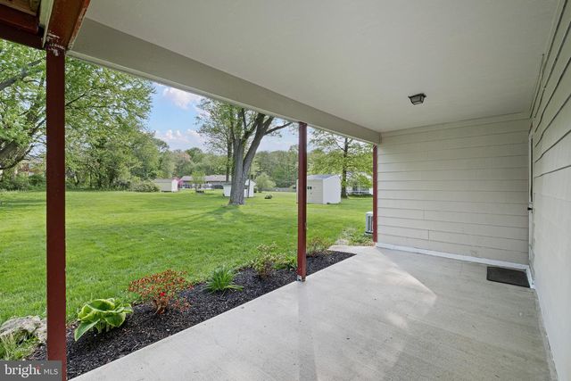 2403 LARKWOOD DR, Wilmington, DE 19810