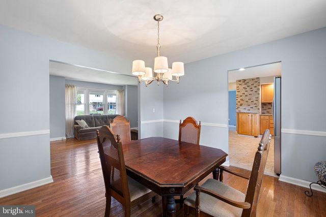 2403 LARKWOOD DR, Wilmington, DE 19810