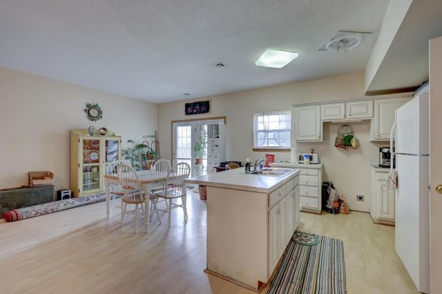 1704 Redbud Drive, Joplin, MO 64801