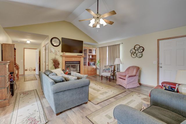 1704 Redbud Drive, Joplin, MO 64801