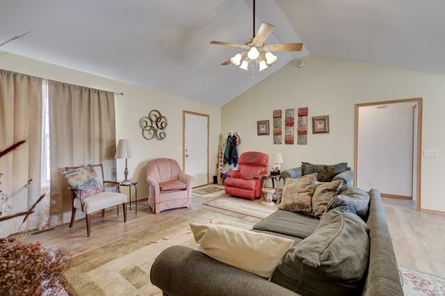 1704 Redbud Drive, Joplin, MO 64801