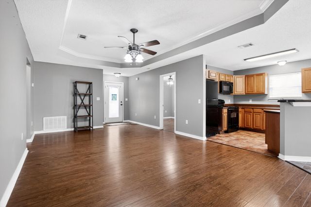 203 8th Avenue, Crestview, FL 32536
