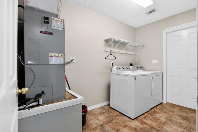 203 8th Avenue, Crestview, FL 32536