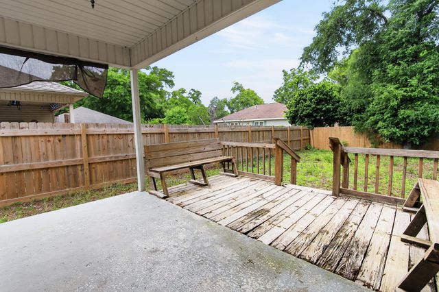 203 8th Avenue, Crestview, FL 32536