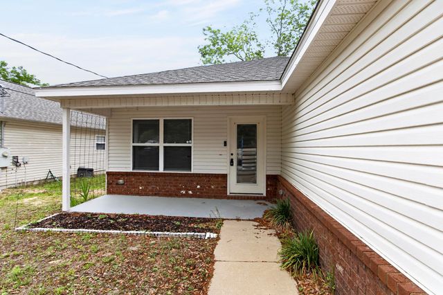 203 8th Avenue, Crestview, FL 32536
