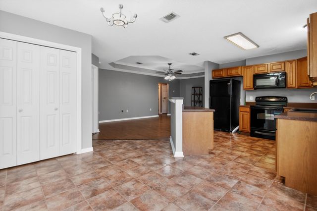 203 8th Avenue, Crestview, FL 32536