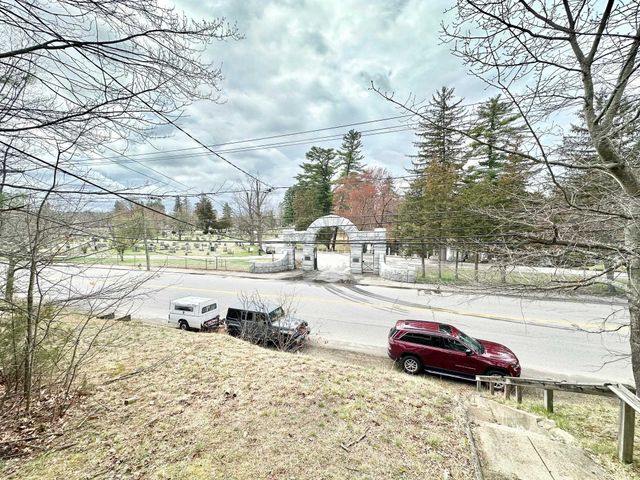 477-479 Calef Road, Manchester, NH 03103