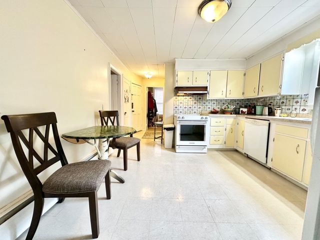 477-479 Calef Road, Manchester, NH 03103