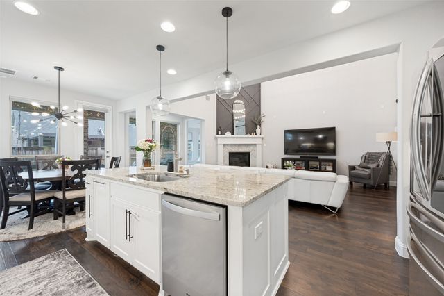 126 Darbonne Lane, Irving, TX 75039