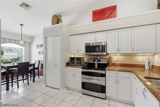 1768 Royal CIR 1402, Naples, FL 34112