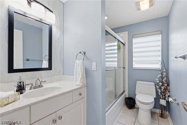 1768 Royal CIR 1402, Naples, FL 34112