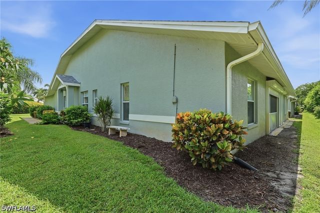 1768 Royal CIR 1402, Naples, FL 34112