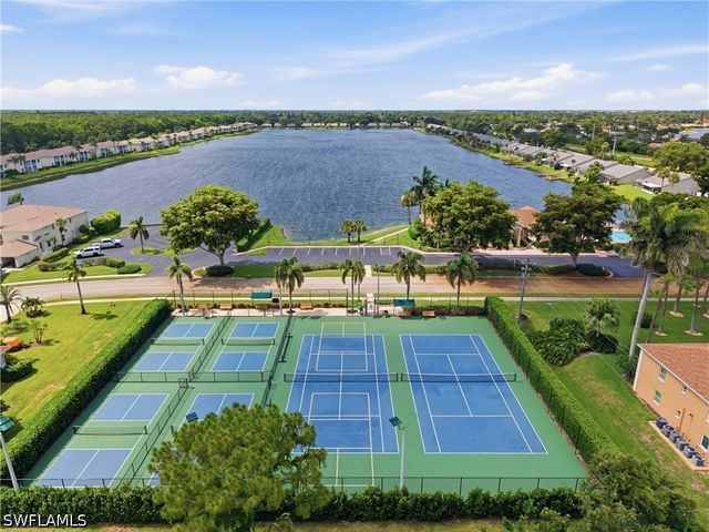 1768 Royal CIR 1402, Naples, FL 34112