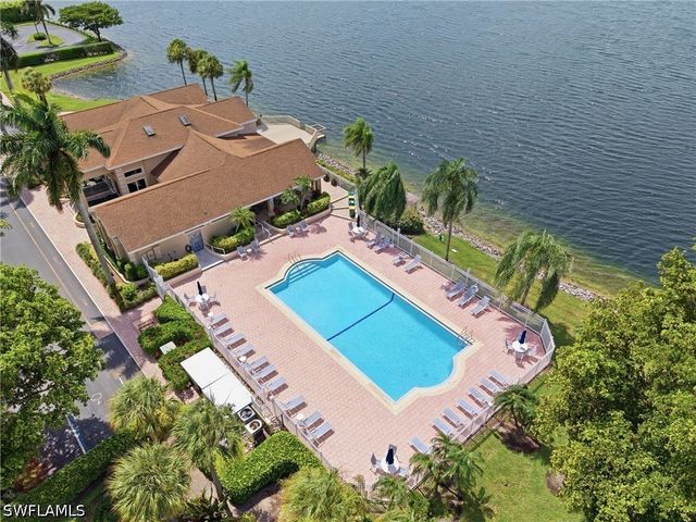 1768 Royal CIR 1402, Naples, FL 34112