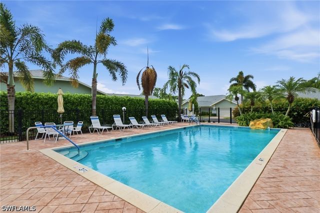 1768 Royal CIR 1402, Naples, FL 34112