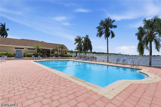 1768 Royal CIR 1402, Naples, FL 34112