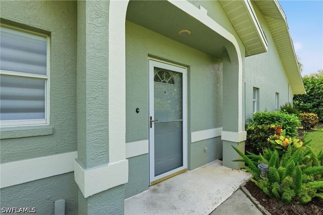 1768 Royal CIR 1402, Naples, FL 34112