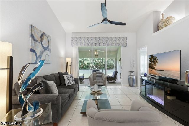 1768 Royal CIR 1402, Naples, FL 34112