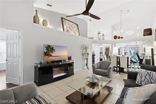 1768 Royal CIR 1402, Naples, FL 34112