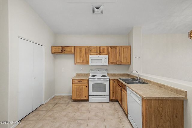 879 E HEARNE Way, Gilbert, AZ 85234