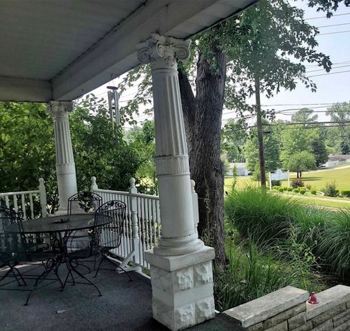 506 S 20TH Street, Murphysboro, IL 62966