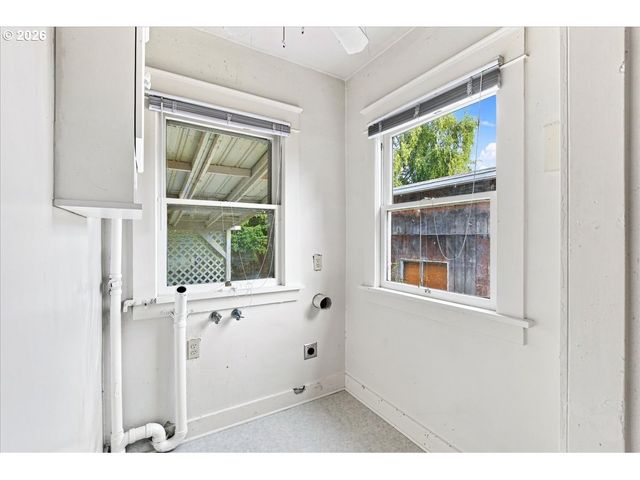 923 Hoffman St, Woodland, WA 98674