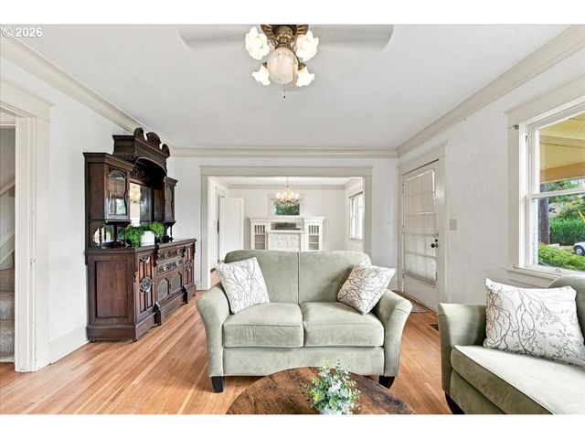 923 Hoffman St, Woodland, WA 98674