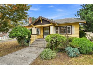923 Hoffman St, Woodland, WA 98674