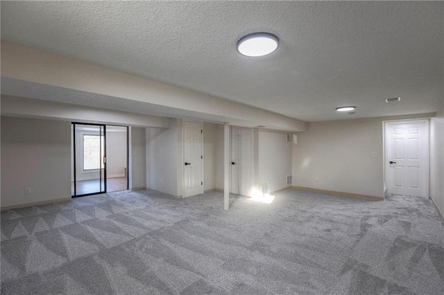 7708 NE 53rd Street, Kansas City, MO 64119