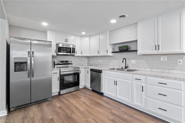 1512 Cronin DR, Hampton, VA 23663