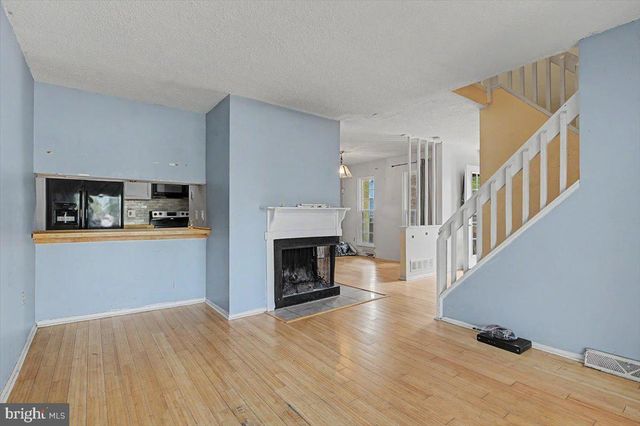 2302 MILTON PL, Newark, DE 19702