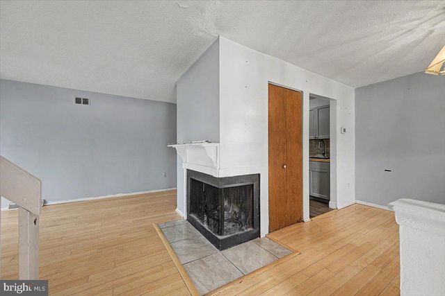 2302 MILTON PL, Newark, DE 19702