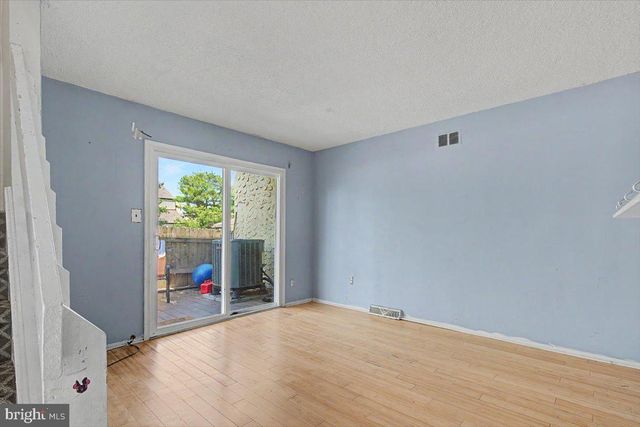 2302 MILTON PL, Newark, DE 19702