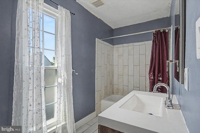 2302 MILTON PL, Newark, DE 19702