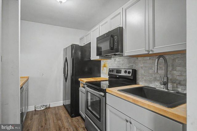 2302 MILTON PL, Newark, DE 19702