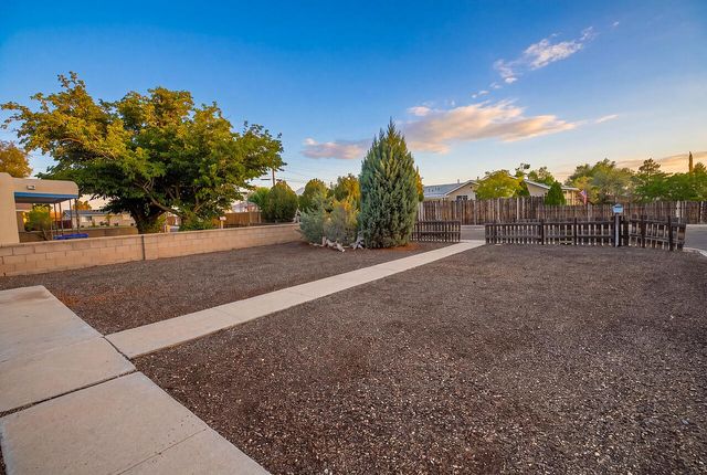 4920 La Cienega Street NW, Albuquerque, NM 87107