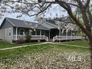 9022 Highway 44, Middleton 86644