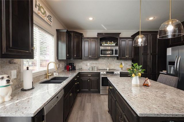 104 SW Greenbriar Drive, Blue Springs, MO 64064