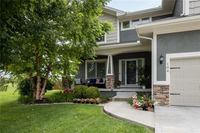 104 SW Greenbriar Drive, Blue Springs, MO 64064