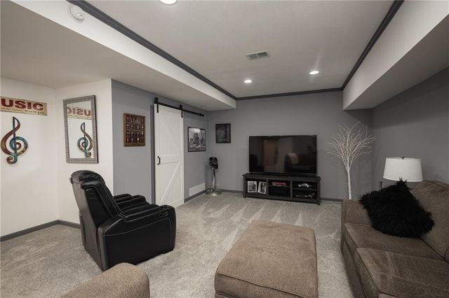 104 SW Greenbriar Drive, Blue Springs, MO 64064