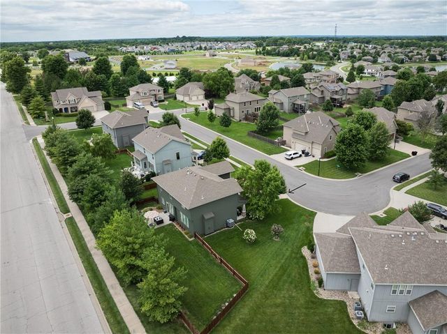 104 SW Greenbriar Drive, Blue Springs, MO 64064
