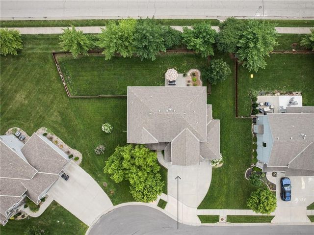 104 SW Greenbriar Drive, Blue Springs, MO 64064