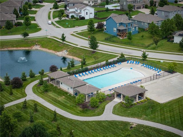 104 SW Greenbriar Drive, Blue Springs, MO 64064