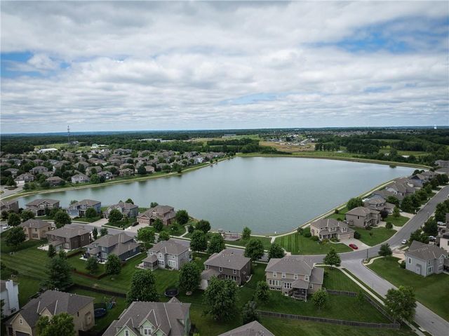 104 SW Greenbriar Drive, Blue Springs, MO 64064