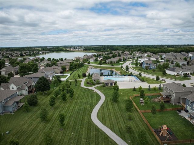 104 SW Greenbriar Drive, Blue Springs, MO 64064