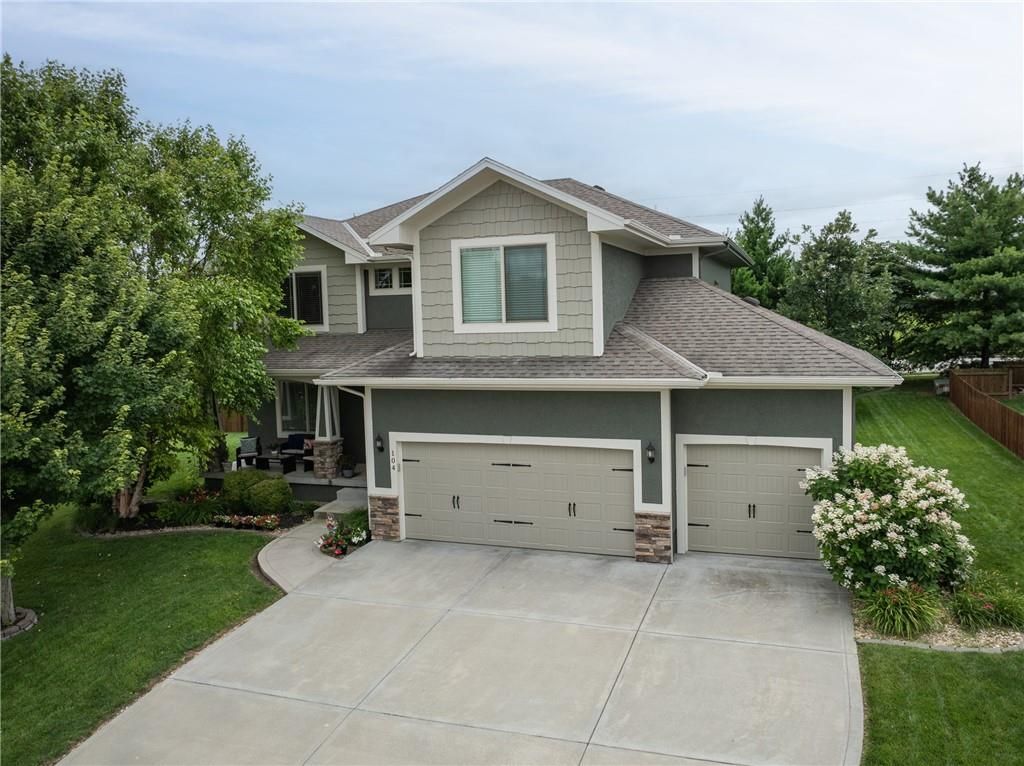 104 SW Greenbriar Drive, Blue Springs, MO 64064