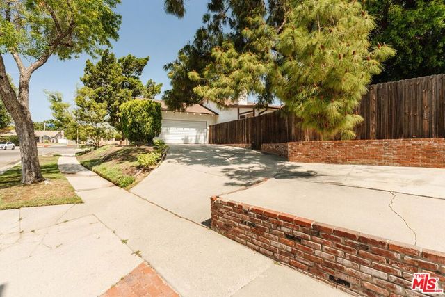 11530 Swinton Avenue, Granada Hills, CA 91344