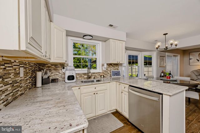 21 HUNTINGDON WAY, Sewell, NJ 08080