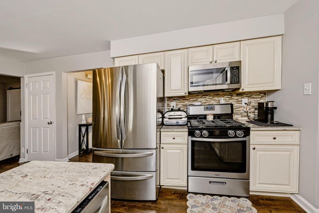 21 HUNTINGDON WAY, Sewell, NJ 08080